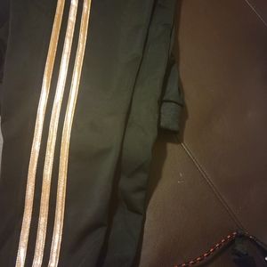 Brand New with tags girls Size 14 Adidas Jogger. Black and rose gold